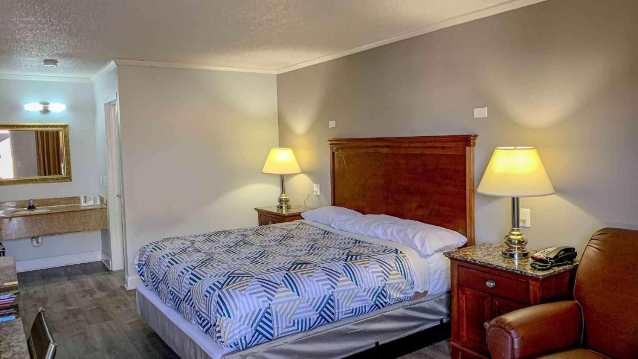 Motel 6 Newport News, Va - Fort Eustis Eksteriør billede
